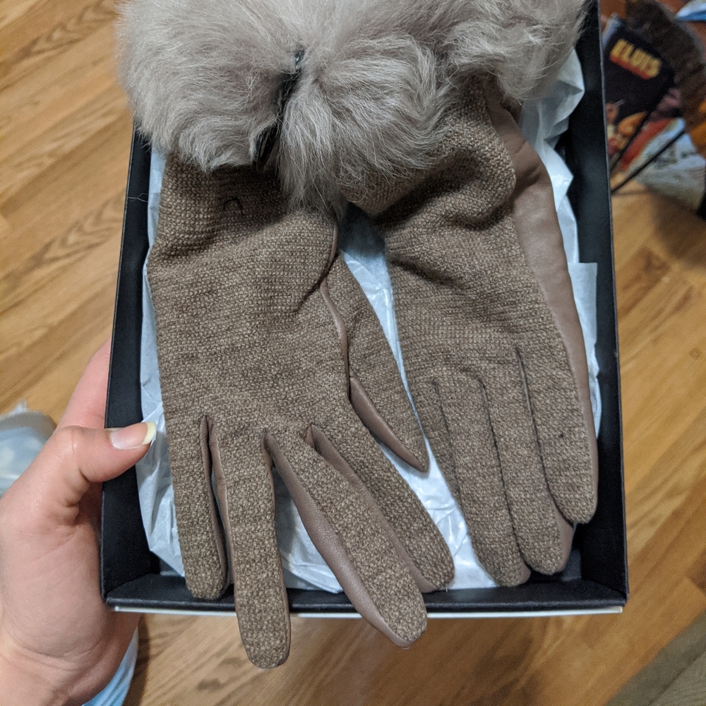 UGG tech gloves-updated for more tag info
